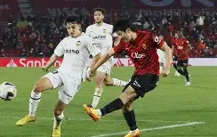 宝威体育bvty-西甲劲旅击败对手，登顶积分榜首的简单介绍